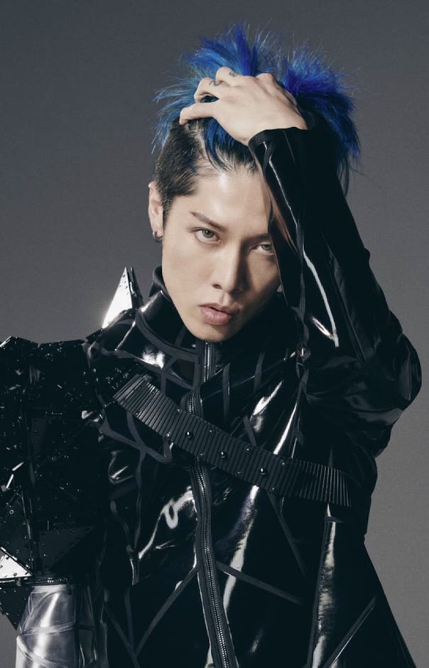 MIYAVI, press photograph.