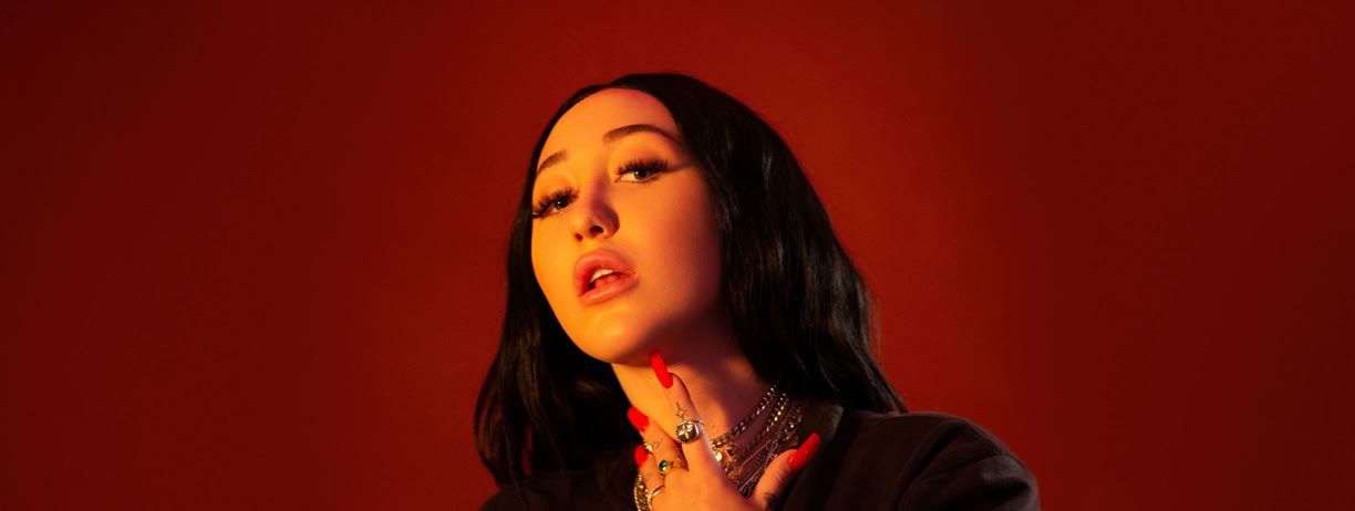 Noah Cyrus, press photograph.